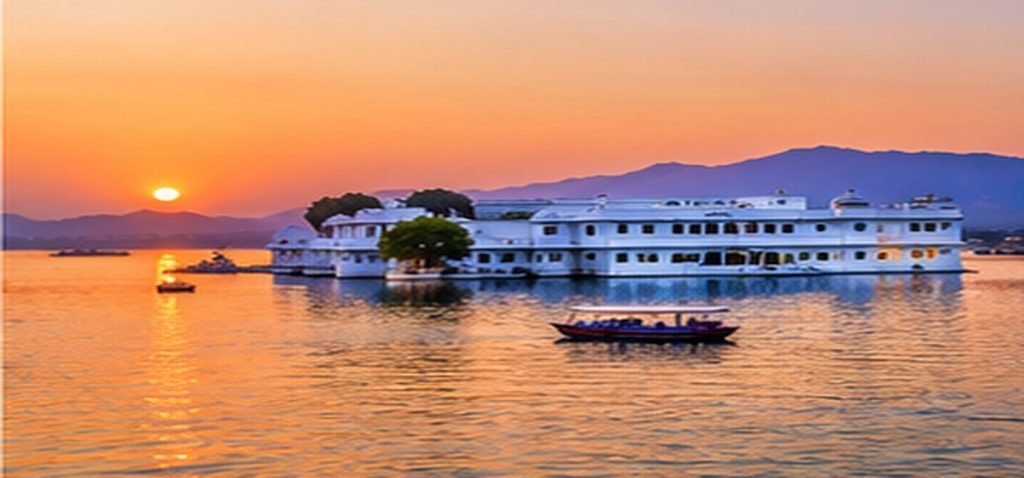 Best Places to Visit in Udaipur,
Lake Pichola,